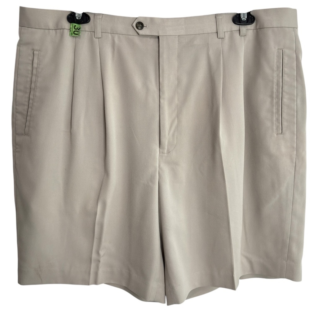 Cutter & Buck Shorts Mens Size 42 Khaki Pleated Dress 9" Rayon Blend Golf Preppy